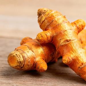 Whole Turmeric Roots by HajMadi